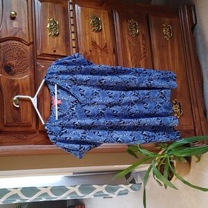 💚Women's Joe Fresh Snakeskin Print Short Sleeve Blouse